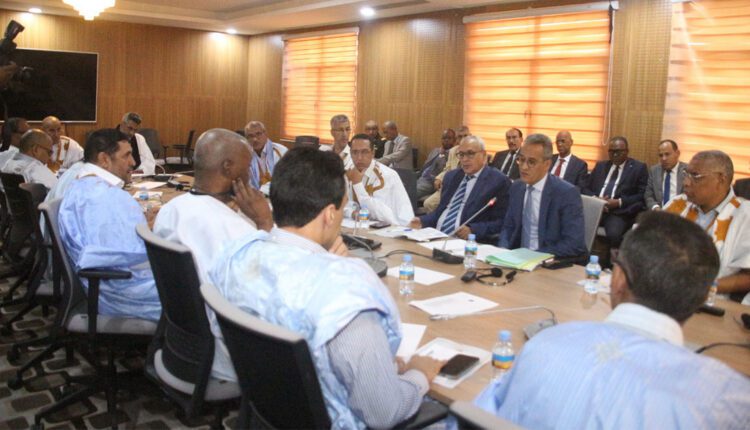 لجنة برلمانية تناقش ميزانية وزارة الصيد