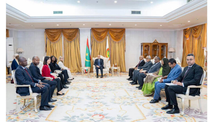 رئيس الجمهورية يستقبل وفدا من البنك الدولي