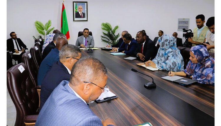 الوزير الأول يترأس اجتماع اللجنة الوزارية المكلفة بالتحضير للمرحلة الثانية من برنامج تنمية مدينة