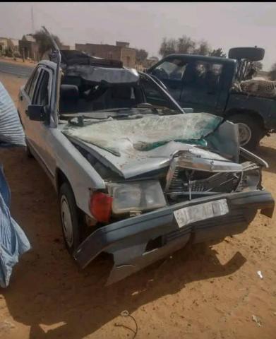 وفاة شخص وإصابة آخر في حادث سير على الطريق بين لعيون والطينطان