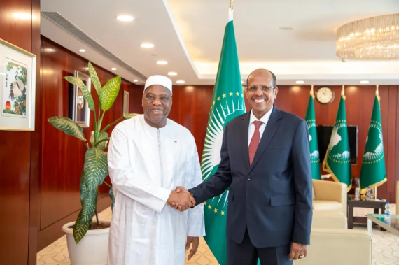 الاتحاد الأفريقي: غينيا باتت مؤهلة لاستعادة عضويتها في المنظمة