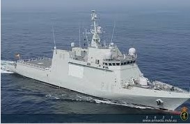 سفينة حربية أسبانية تنقل معدات أكاديمية لجامعة نواذيبو