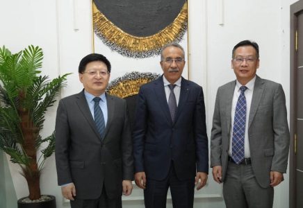 مدير الأمن الوطني يبحث مع السفير الصيني تعزيز التعاون الأمني