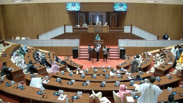 البرلمان يصادق على إنشاء معهد إقليمي للتعليم بالساحل