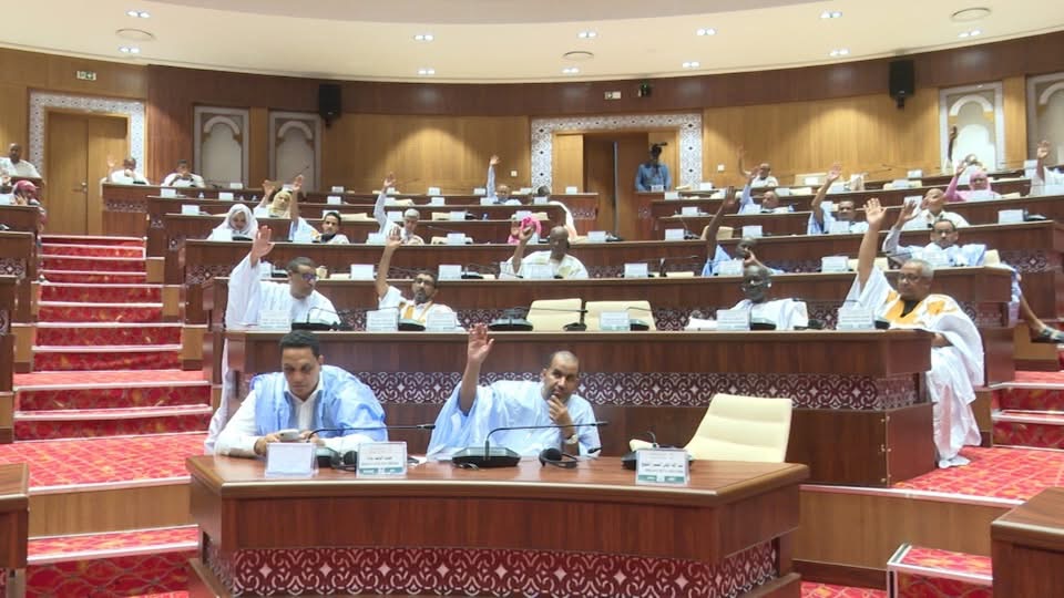 البرلمان يصادق على قانون المالية المعدل لسنة 2026