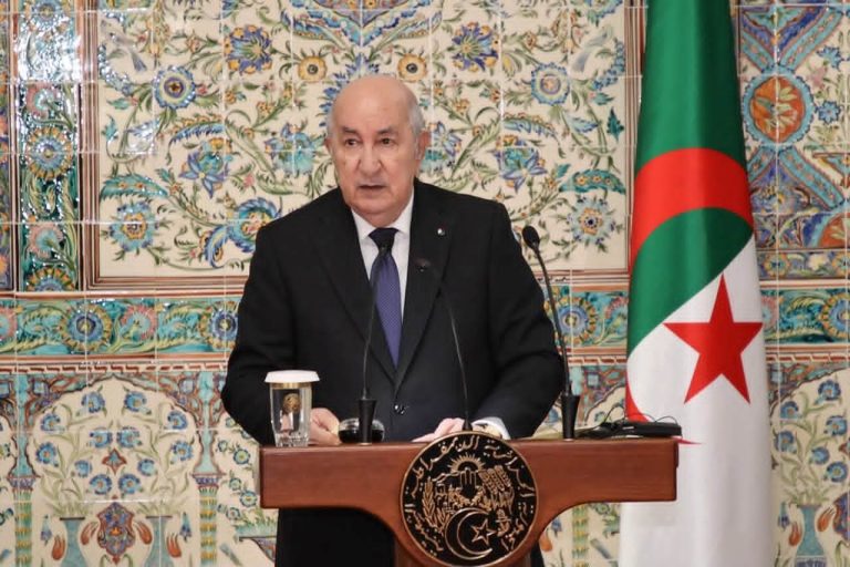 الجزائر: عفو رئاسي عن آلاف السجناء الناجحين في الباكلوريا وامتحان التكوين المهني