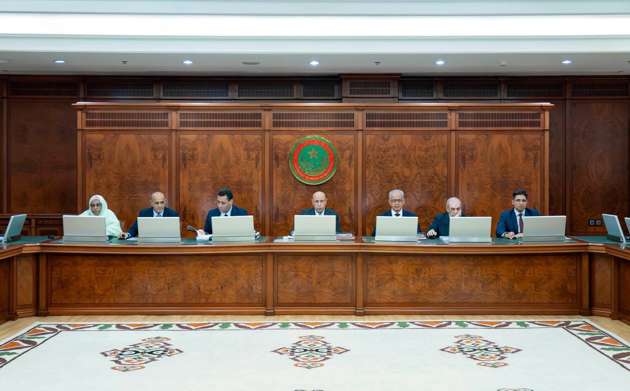 مجلس الوزراء يصادق على مشروع المالية المعدل 2026 (بيان)