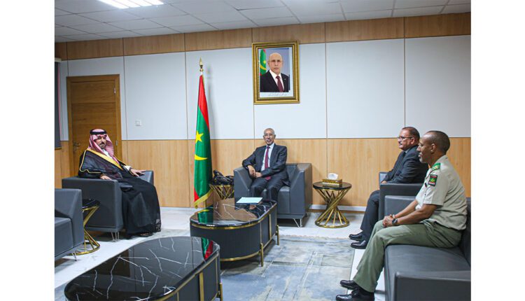 وزير الدفاع يستقبل السفير السعودي المعتمد لدى موريتانيا  