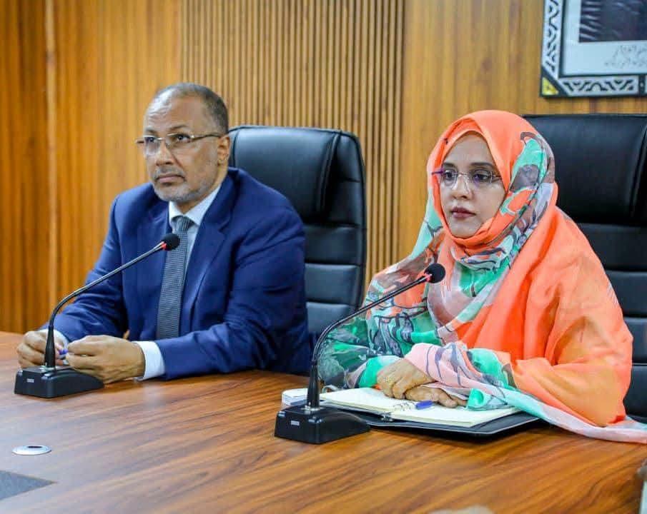 وزارة التربية تبحث تحسين شروط التمويل لفائدة المدرسين والعاملين في التعليم