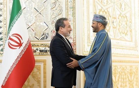 وزير الخارجية العماني يزور طهران للقاء عراقجي وبحث ملفات المنطقة والتطورات الإقليمية.. وأزمة هرمز على رأسها