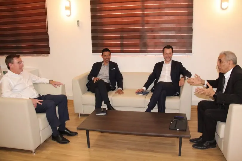 مباحثات بين مدير شركة المحروقات ووفد من شركة “كوسموس”