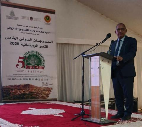 رئيس جامعة نواكشوط يحاضر في مهرجان التمور حول تطوير زراعة النخيل