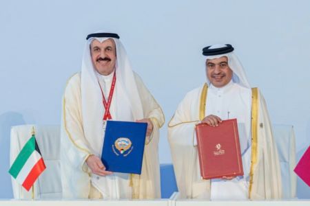 الكويت وقطر تعززان التعاون المالي بمذكرة تفاهم لتطوير السياسات