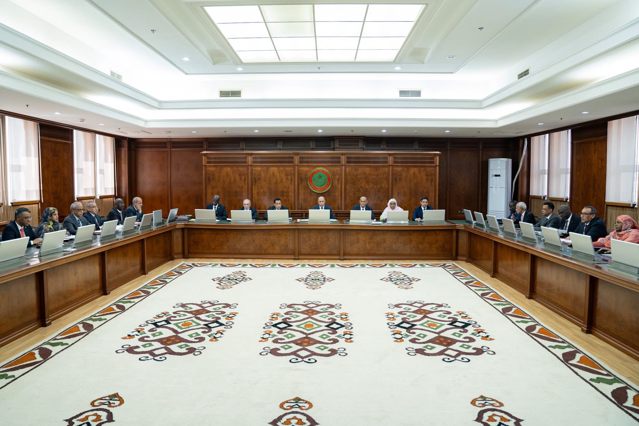الحكومة تعدل مرسومي مراقبة وتفتيش الصيدليات وتغريمها