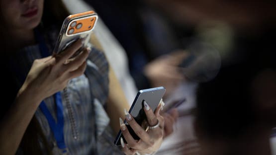 تغريم “سامسونغ” 15 مليون دولار بسبب تقليل أداء هواتف Galaxy