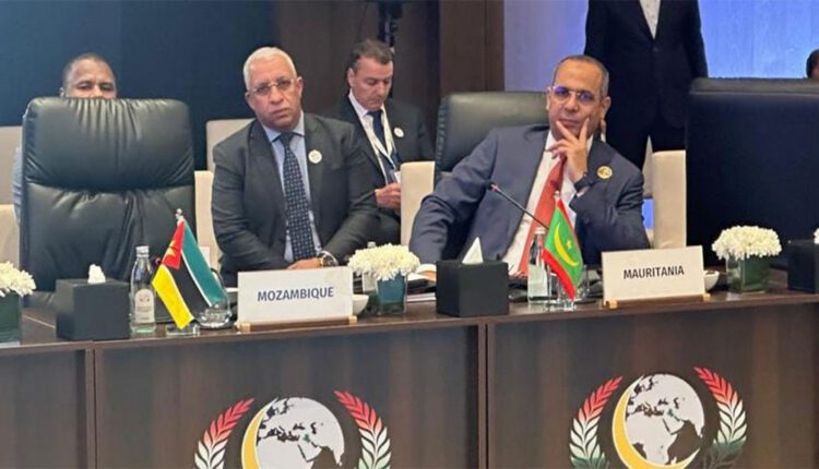 موريتانيا تدعو الدول الاسلامية الى دعم منطقة الساحل 17/10/2026 – 21:19 دعت موريتانيا دول منظمة التعاون الإسلامي، إلى توسيع مساهماتها لدعم وتشغيل الشباب في منطقة الساحل وحوض بحيرة تشاد. جاء ذلك في كلمة الأمين أعام لوزارة الخارجية ، اليوم السبت، في العاصمة العراقية بغداد، خلال كلمته في اجتماع أعمال الدورة الثانية والخمسين لمجلس وزراء خارجية منظمة التعاون الإسلامي.”